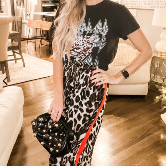 SOLD ♥️Leopard Print Wide-Leg Pants with Red Stripe - Picture 6 of 8